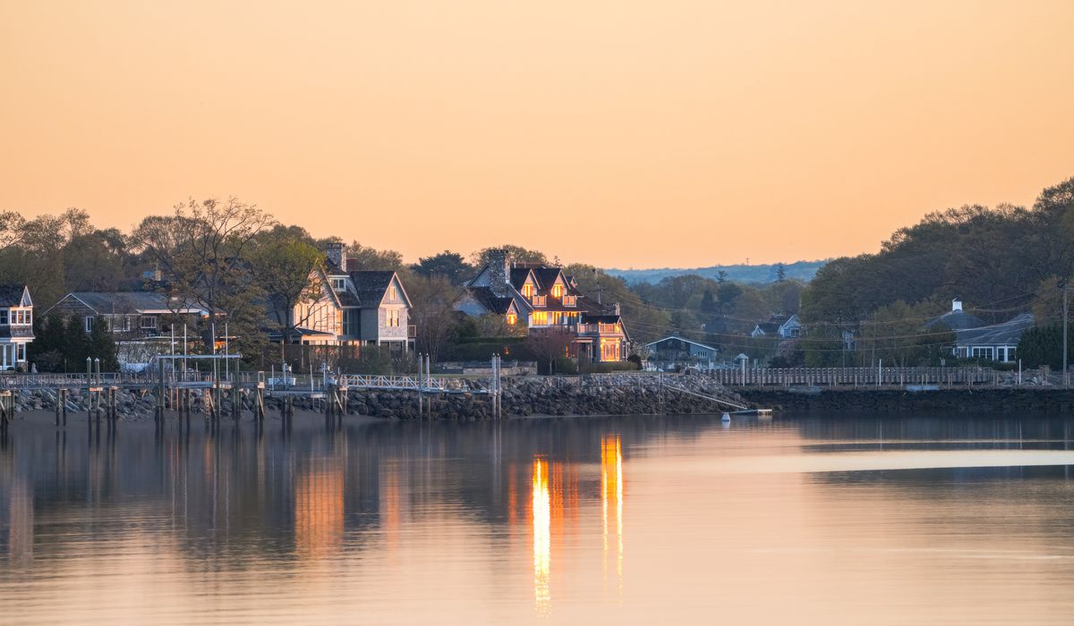 Choosing Durable Fabrics for Coastal Family Homes